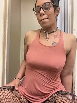 Desirae_Luciano webcam