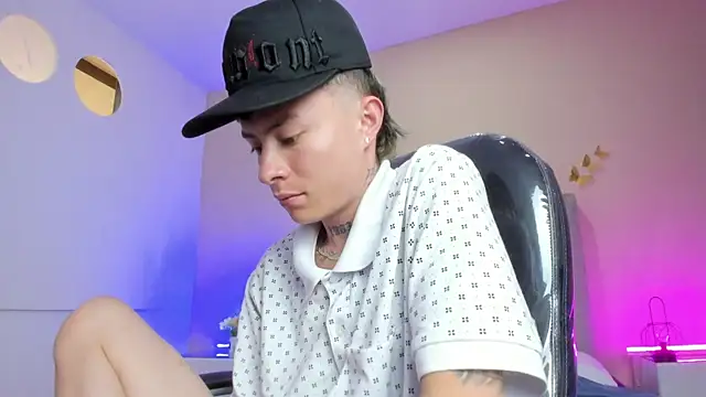 Nascary_Fox webcam
