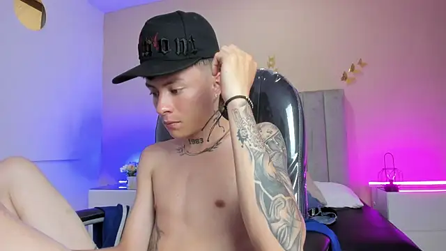 Nascary_Fox webcam