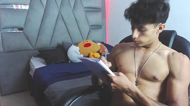 MaxiimoRomano_ webcam