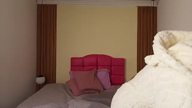 IvonneRoss_ webcam