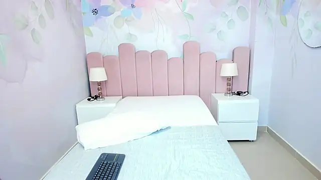 doll_skinny18 webcam