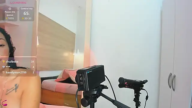 JuanitaBlazee webcam