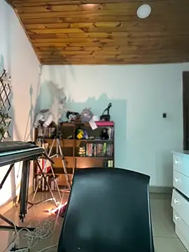 NikkiNix