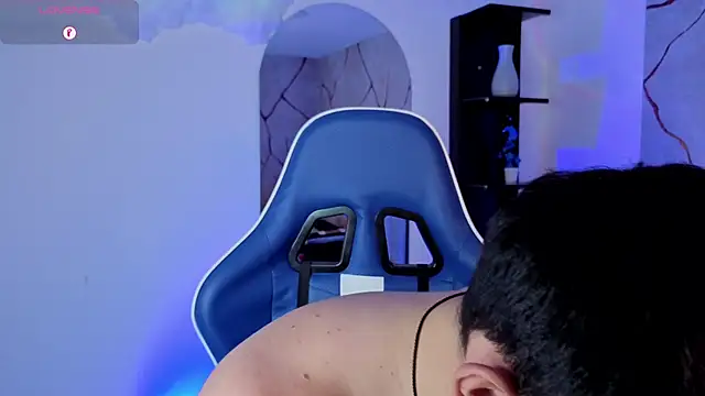 jamescr_ (Ask my age) - My hand up and down on my oiled cock