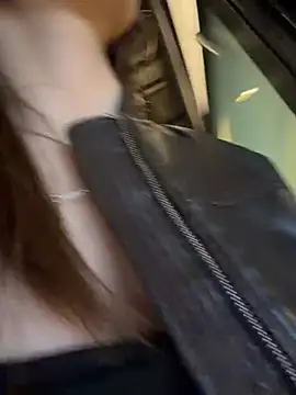 anitafly (F teen) - I pinch my nipples