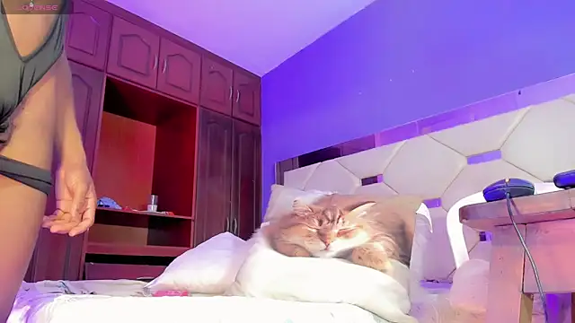 liyenpain01_ webcam