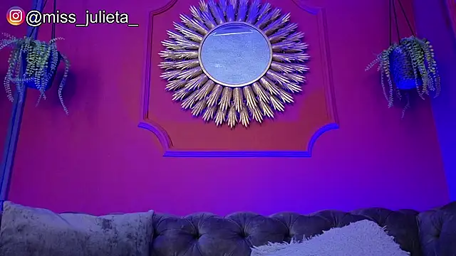 julieta_russell - Julieta_Russell's free webcam - UK Sex Cams