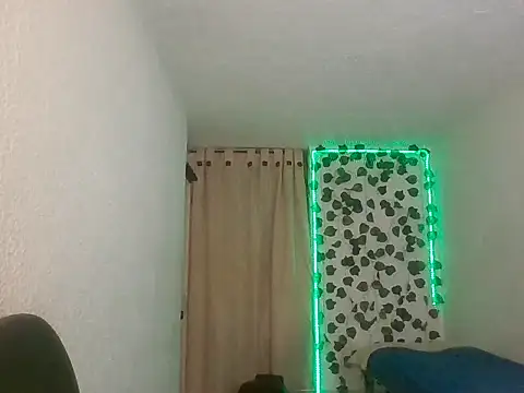 sexdiffrent - SexDiffrent's free webcam - UK Sex Cams