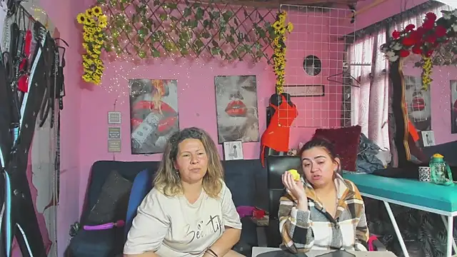 lesbiancuple webcam