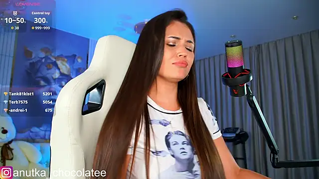 Adel_chocolate_ webcam