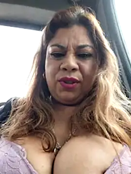 Laura-Hernandez webcam