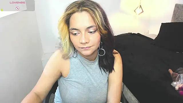 Kiara_Cruz__ webcam