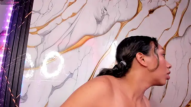 sexy_brunette_12 webcam