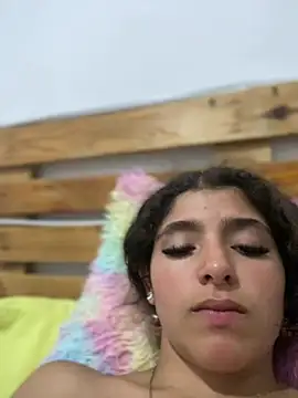 Linda-323 webcam