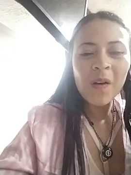 LITTLE-NESSA webcam