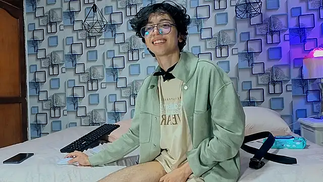 Twink_Sebas7 webcam