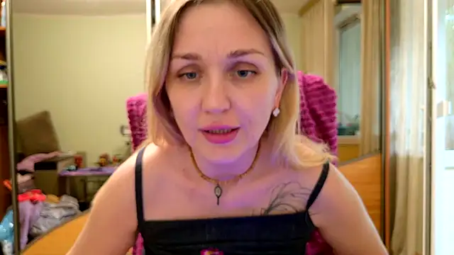 Sorceress_Evelina webcam