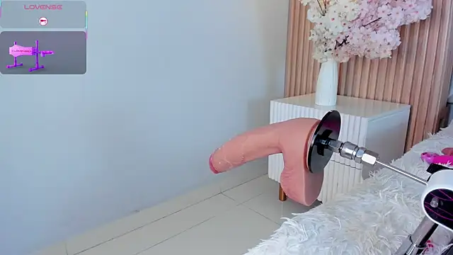 Mila_Hank_ webcam