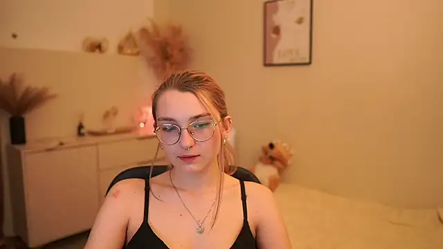 Sophielux18 webcam