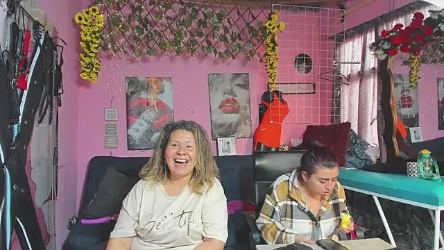 lesbiancuple webcam