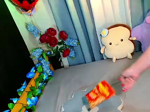 baby_kiraxx webcam