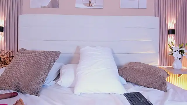 LisaLain webcam