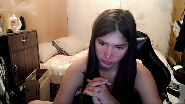 yanaleciousxx webcam