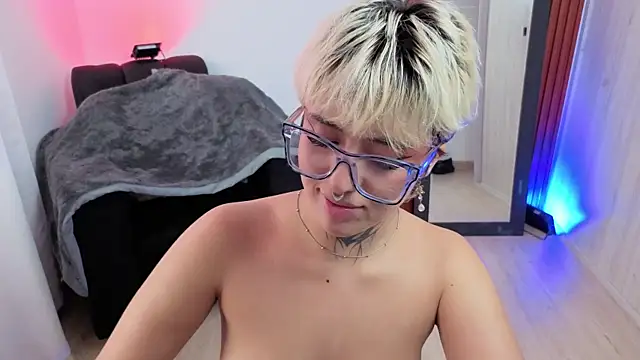 Rebeka-baker webcam