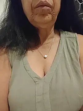 NakedMILFx webcam