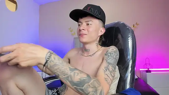 Nascary_Fox webcam