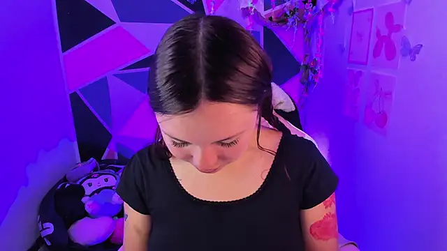 livesex free Little Emma0