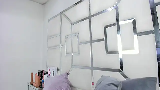 zoewan69 - ZoeWan69's free webcam - UK Sex Cams