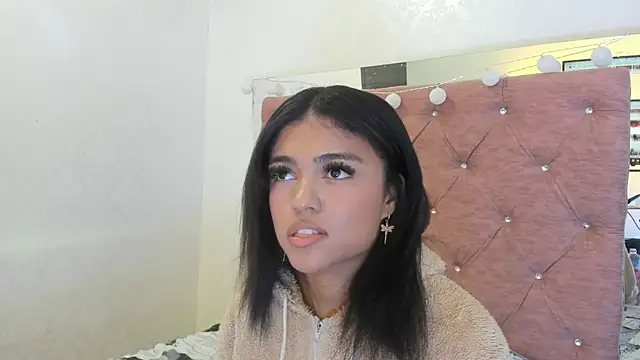 free live sex Alaia2