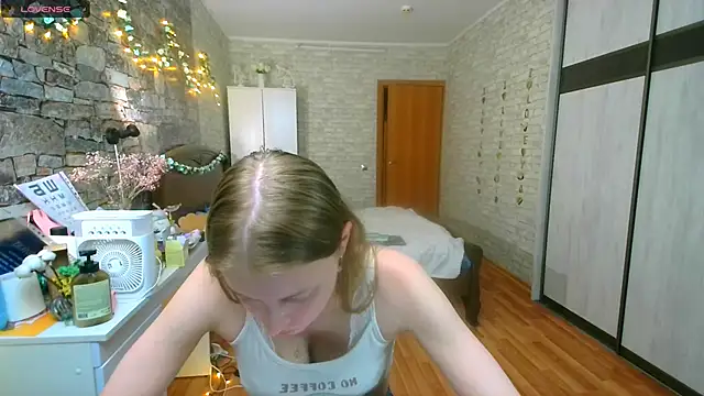 __aphrodita__wow__ - __Aphrodita__wow__'s free webcam - UK Sex Cams