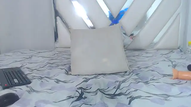 AlannaHarper webcam