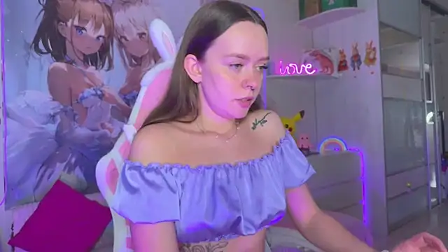CheekySashaCharm webcam