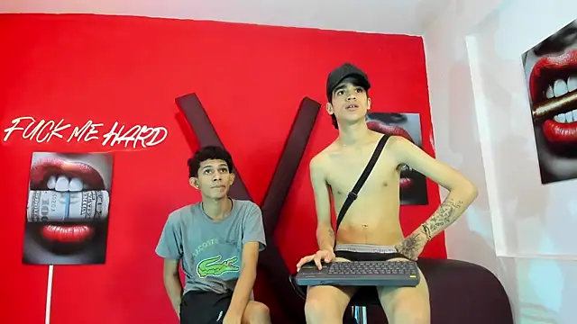 TWINKS_BOYSX webcam