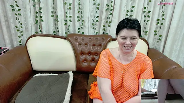 Kati000888 webcam