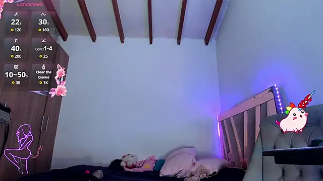 SkyeGabbyRose webcam