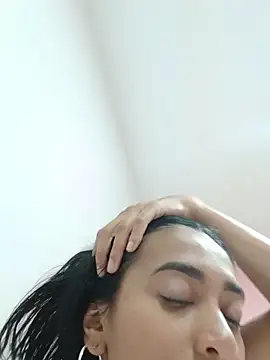 _Saraa- webcam