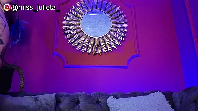 Julieta_Russell webcam
