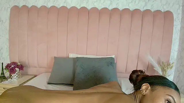 SCARLHETTBROWN webcam