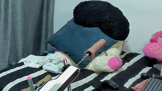 BrendaXiomy webcam