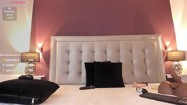 IssyRosse webcam