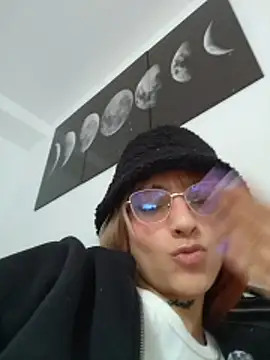 Dani-peggin webcam