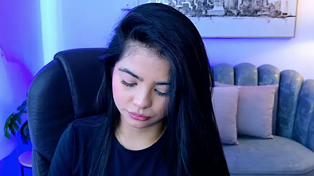 Layla_Breezee webcam