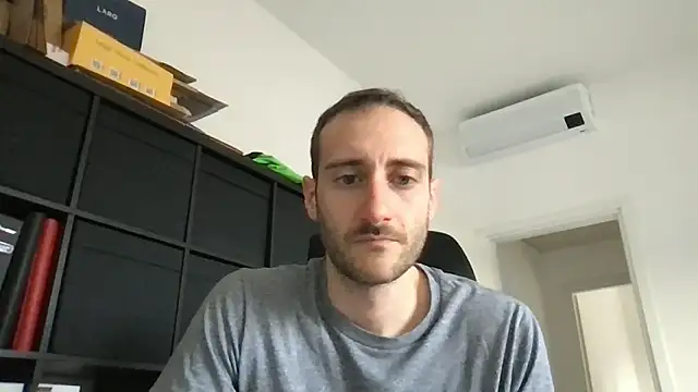 LukaShyGuy webcam