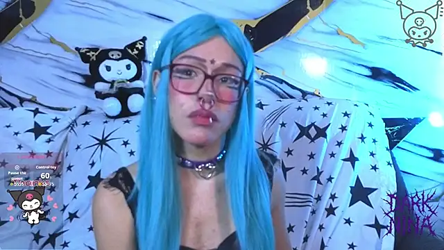 dark_nina__ webcam