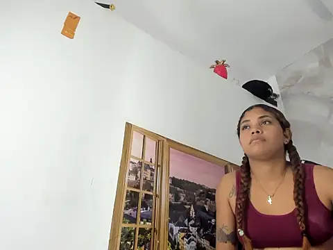 EllyBloom webcam